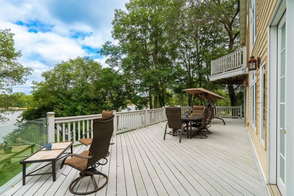 Manor On The River/Hot Tub/Pontoon/Jet Ski Champlin Exterior photo