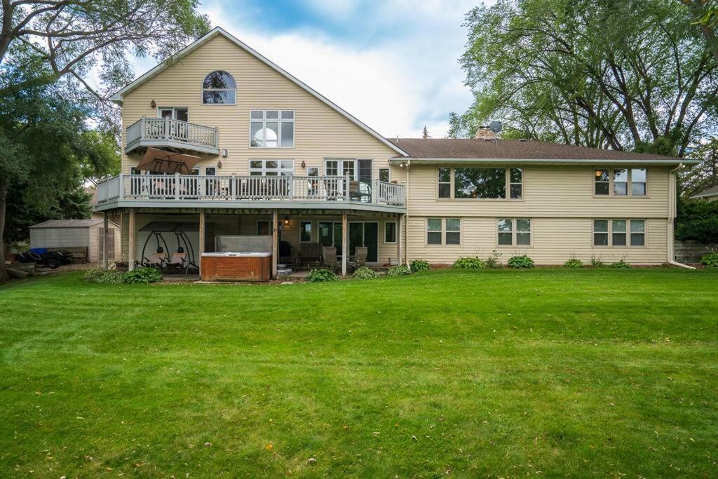 Manor On The River/Hot Tub/Pontoon/Jet Ski Champlin Exterior photo